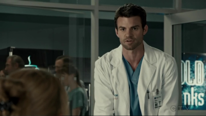 VampireDiariesWorld-dot-org_SavingHope2x12-1948.jpg