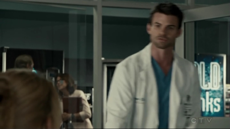 VampireDiariesWorld-dot-org_SavingHope2x12-1954.jpg