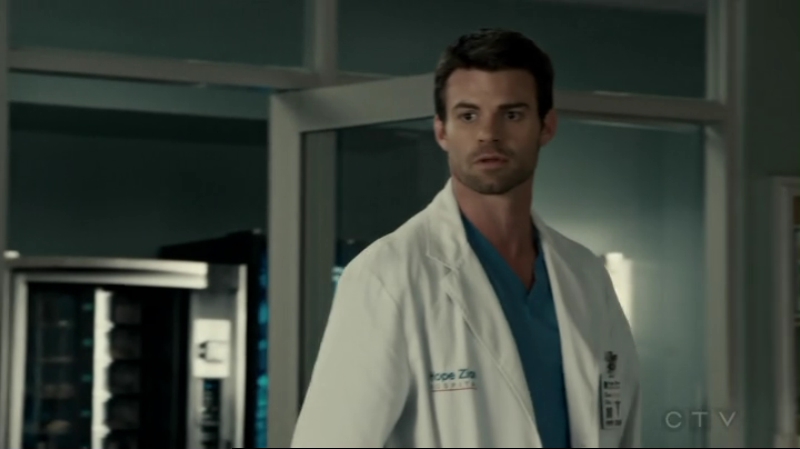 VampireDiariesWorld-dot-org_SavingHope2x12-1955.jpg