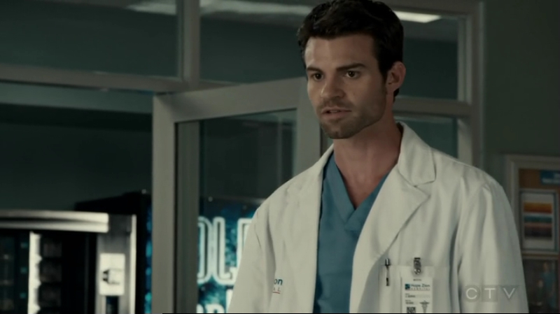 VampireDiariesWorld-dot-org_SavingHope2x12-1957.jpg