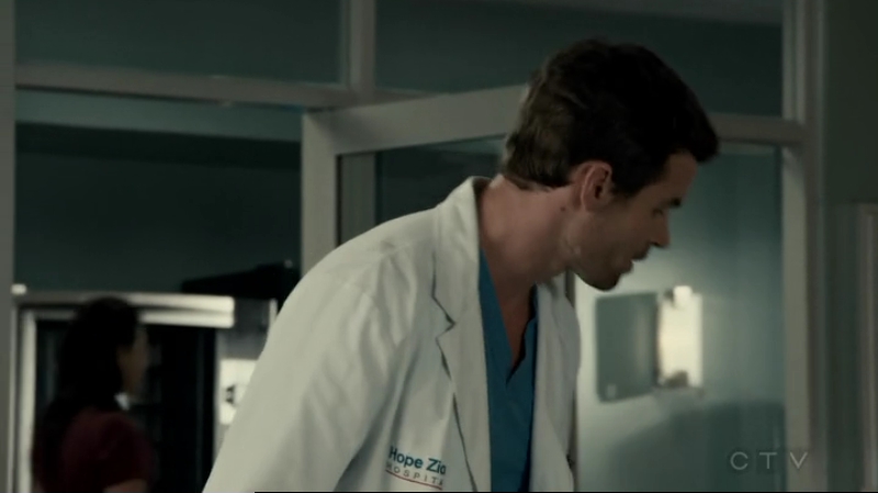 VampireDiariesWorld-dot-org_SavingHope2x12-1958.jpg