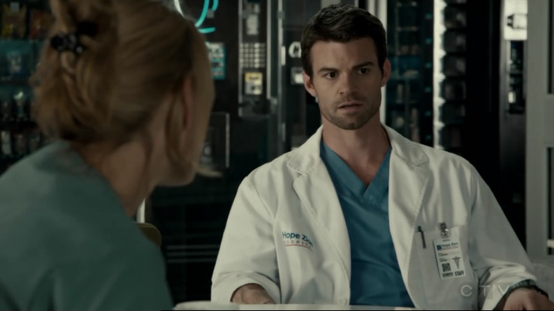 VampireDiariesWorld-dot-org_SavingHope2x12-1972.jpg