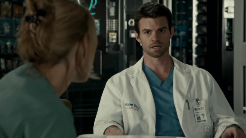 VampireDiariesWorld-dot-org_SavingHope2x12-1976.jpg