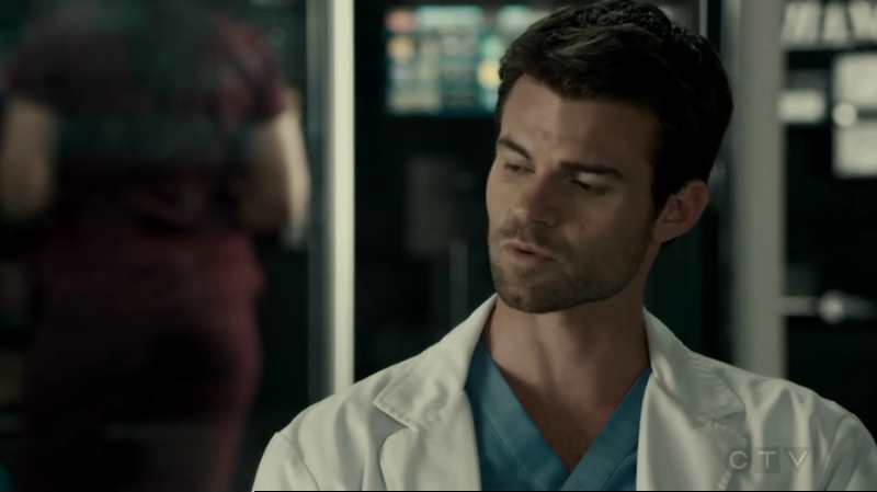 VampireDiariesWorld-dot-org_SavingHope2x12-1989.jpg