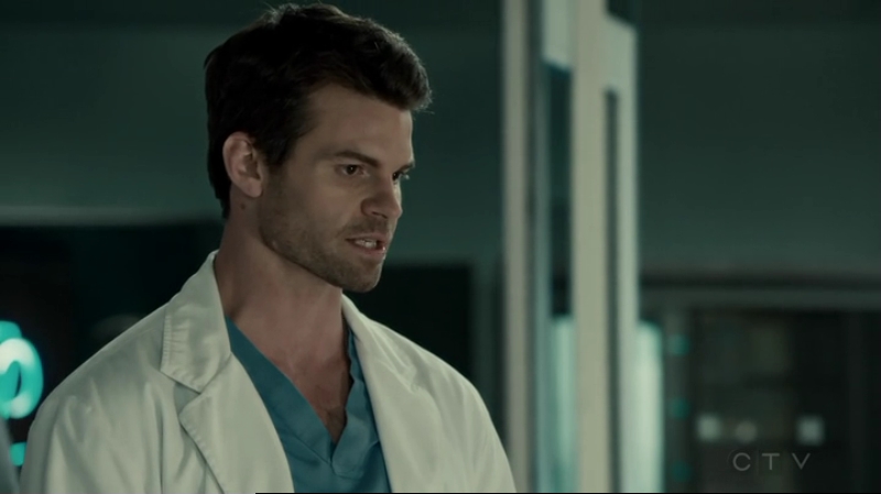 VampireDiariesWorld-dot-org_SavingHope2x12-2338.jpg