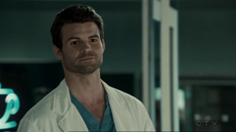 VampireDiariesWorld-dot-org_SavingHope2x12-2370.jpg