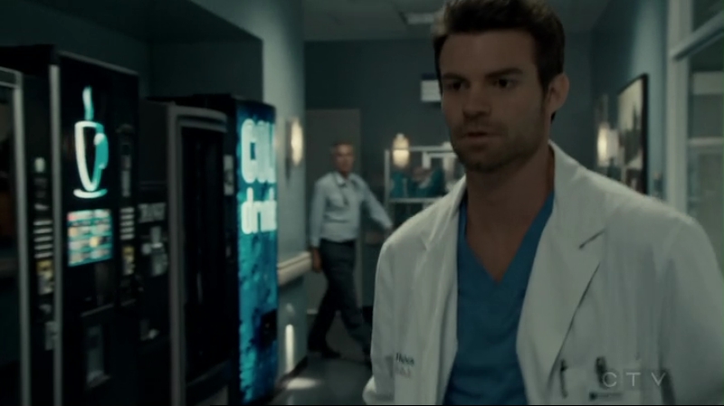 VampireDiariesWorld-dot-org_SavingHope2x12-2382.jpg