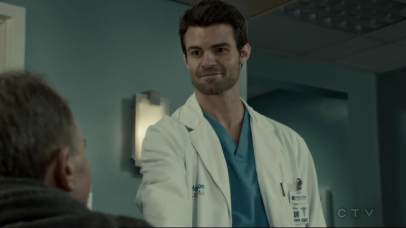 VampireDiariesWorld-dot-org_SavingHope2x12-2395.jpg