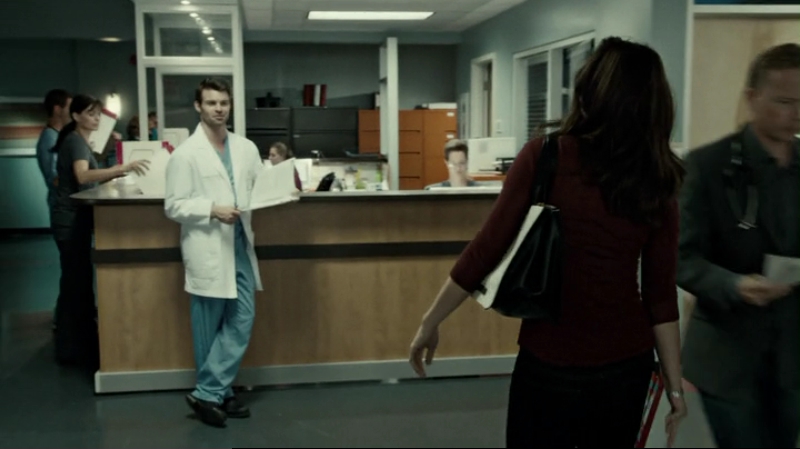 VampireDiariesWorld-dot-org_SavingHope2x14-0010.jpg