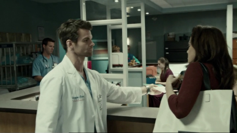 VampireDiariesWorld-dot-org_SavingHope2x14-0014.jpg