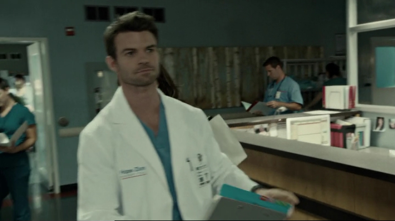 VampireDiariesWorld-dot-org_SavingHope2x14-0016.jpg