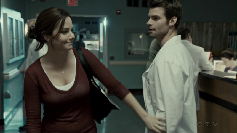 VampireDiariesWorld-dot-org_SavingHope2x14-2267.jpg