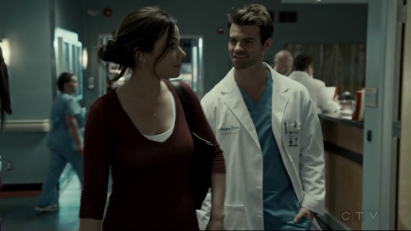 VampireDiariesWorld-dot-org_SavingHope2x14-2269.jpg