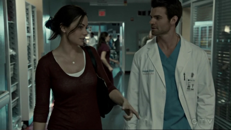 VampireDiariesWorld-dot-org_SavingHope2x14-2273.jpg