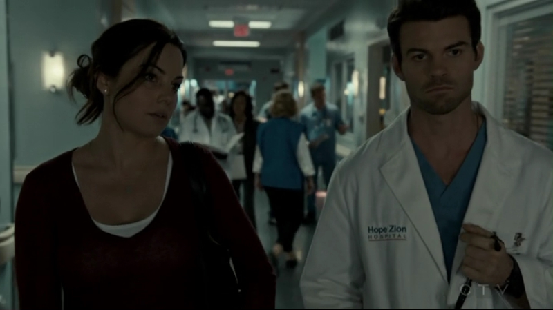 VampireDiariesWorld-dot-org_SavingHope2x14-2291.jpg