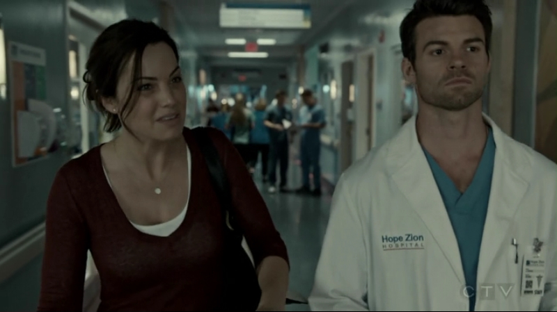 VampireDiariesWorld-dot-org_SavingHope2x14-2295.jpg