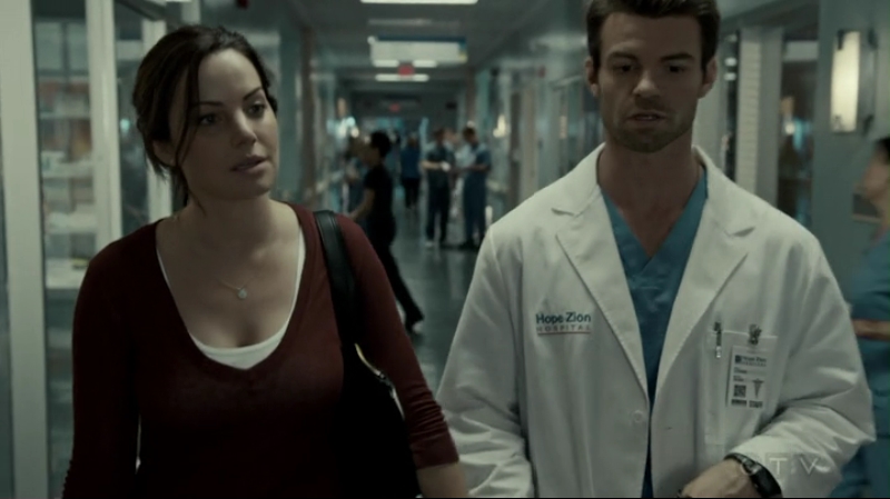 VampireDiariesWorld-dot-org_SavingHope2x14-2300.jpg