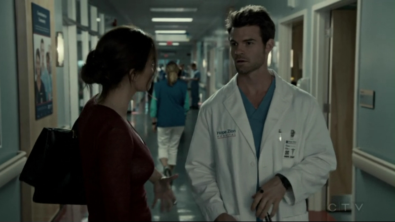 VampireDiariesWorld-dot-org_SavingHope2x14-2305.jpg