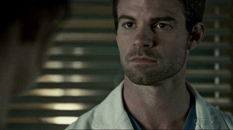 VampireDiariesWorld-dot-org_SavingHope2x14-2315.jpg