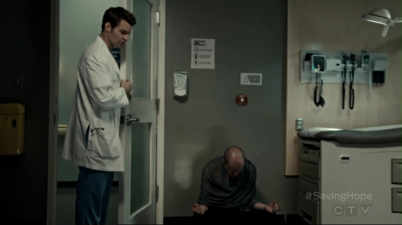 VampireDiariesWorld-dot-org_SavingHope2x15-0386.jpg