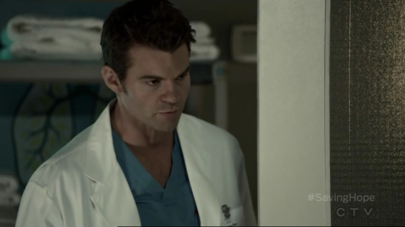 VampireDiariesWorld-dot-org_SavingHope2x15-0391.jpg