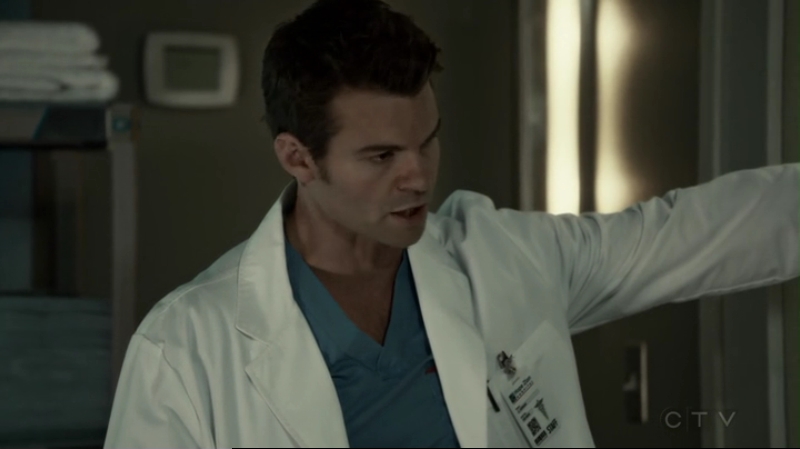 VampireDiariesWorld-dot-org_SavingHope2x15-0399.jpg