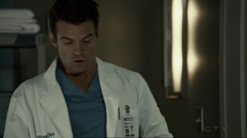 VampireDiariesWorld-dot-org_SavingHope2x15-0402.jpg