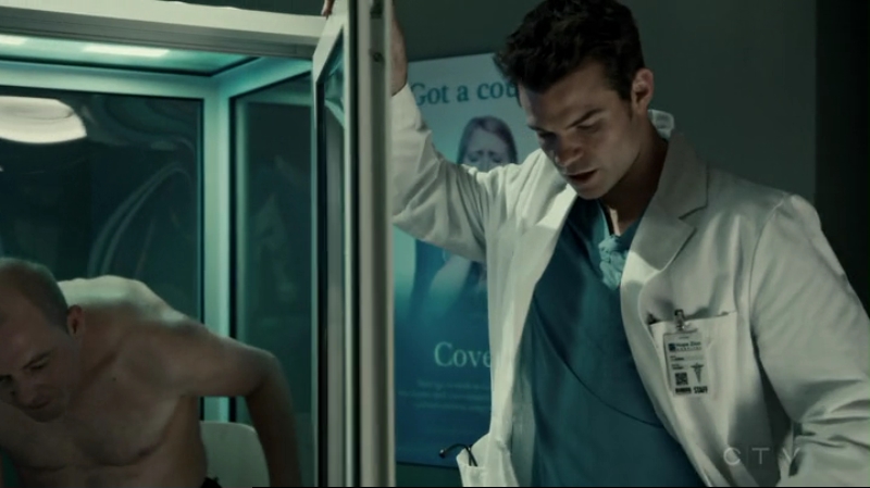 VampireDiariesWorld-dot-org_SavingHope2x15-0506.jpg