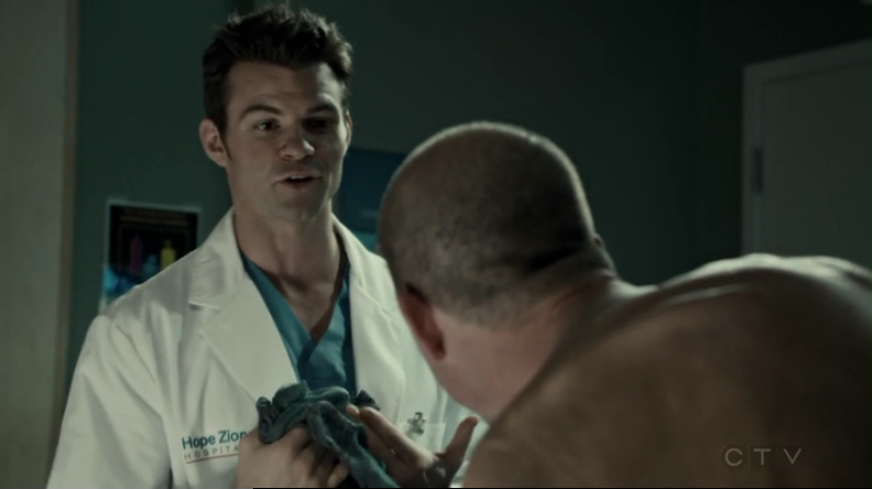 VampireDiariesWorld-dot-org_SavingHope2x15-0522.jpg