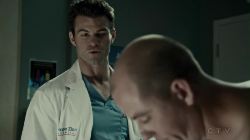 VampireDiariesWorld-dot-org_SavingHope2x15-0527.jpg