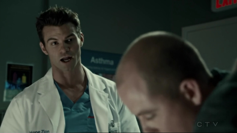 VampireDiariesWorld-dot-org_SavingHope2x15-0534.jpg