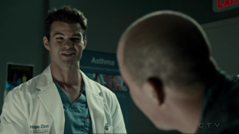 VampireDiariesWorld-dot-org_SavingHope2x15-0535.jpg