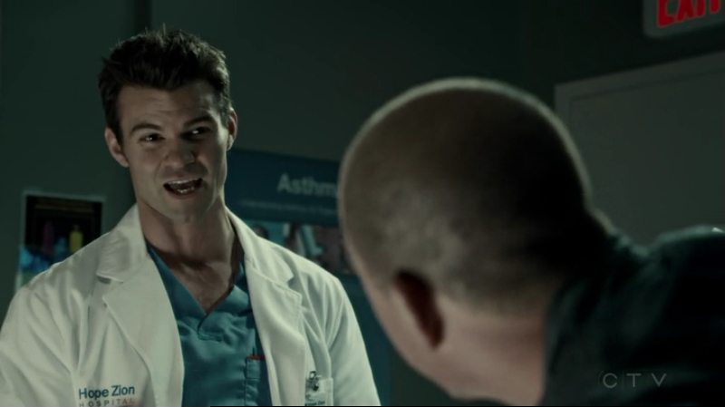 VampireDiariesWorld-dot-org_SavingHope2x15-0536.jpg