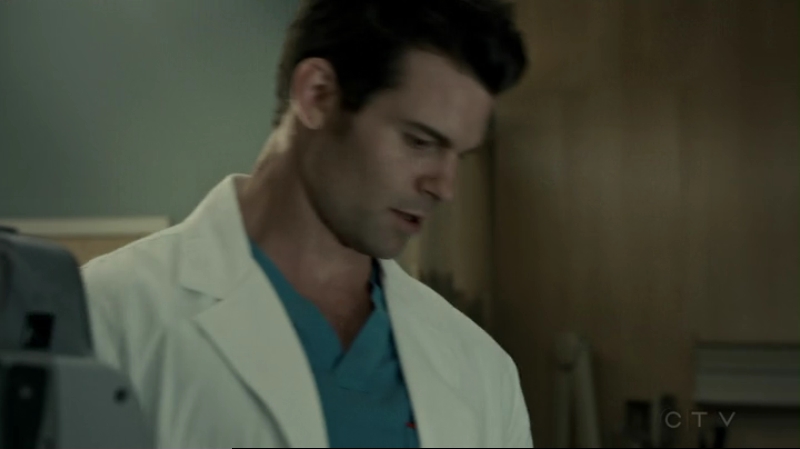 VampireDiariesWorld-dot-org_SavingHope2x15-1854.jpg