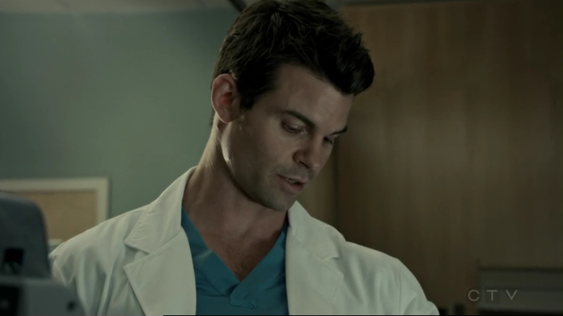 VampireDiariesWorld-dot-org_SavingHope2x15-1859.jpg