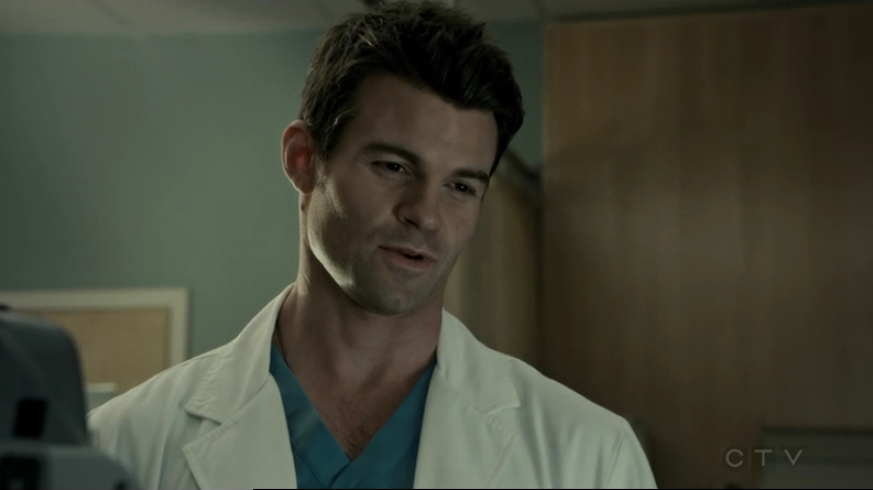 VampireDiariesWorld-dot-org_SavingHope2x15-1892.jpg