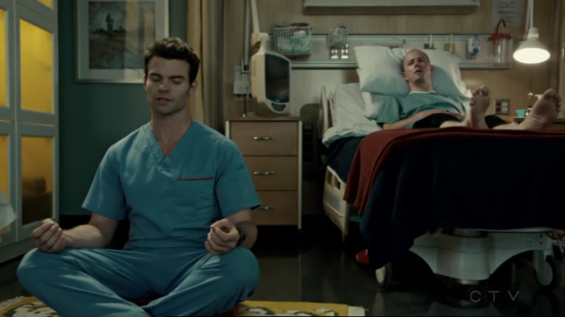 VampireDiariesWorld-dot-org_SavingHope2x15-2243.jpg