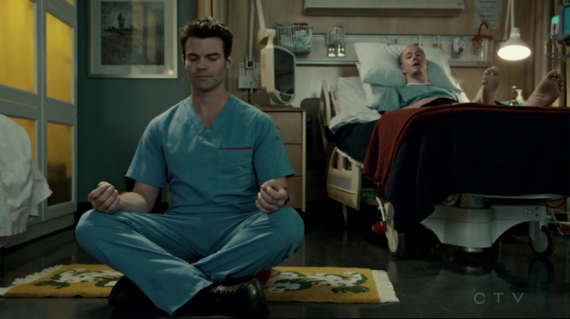 VampireDiariesWorld-dot-org_SavingHope2x15-2245.jpg