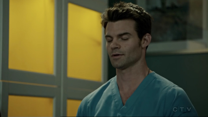 VampireDiariesWorld-dot-org_SavingHope2x15-2257.jpg