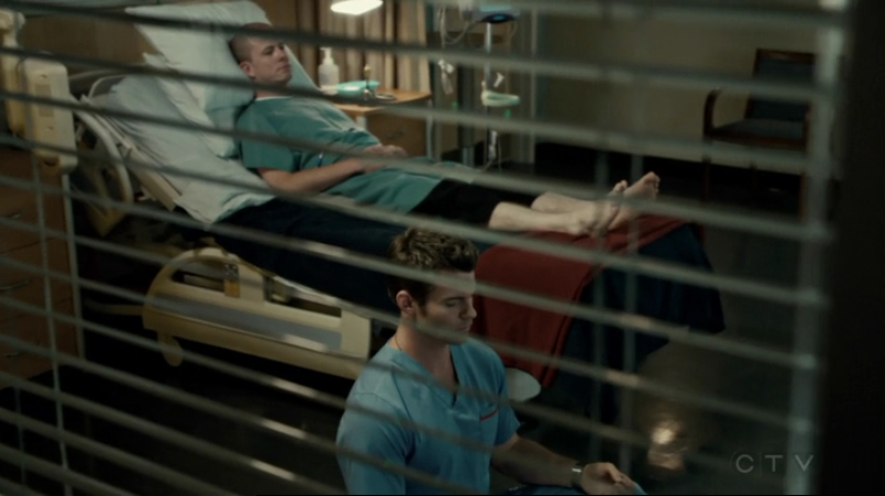 VampireDiariesWorld-dot-org_SavingHope2x15-2323.jpg