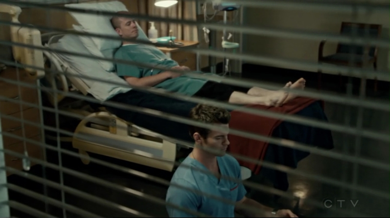 VampireDiariesWorld-dot-org_SavingHope2x15-2324.jpg