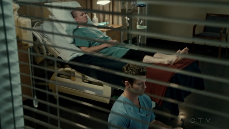 VampireDiariesWorld-dot-org_SavingHope2x15-2325.jpg