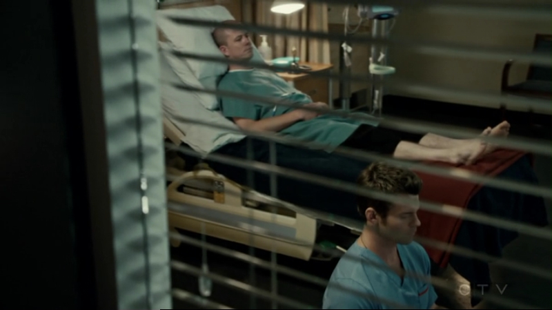 VampireDiariesWorld-dot-org_SavingHope2x15-2327.jpg