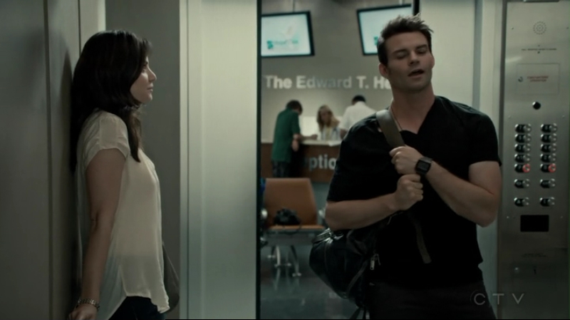 VampireDiariesWorld-dot-org_SavingHope2x15-2413.jpg