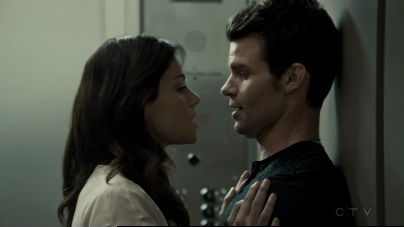 VampireDiariesWorld-dot-org_SavingHope2x15-2464.jpg