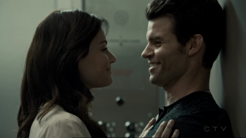 VampireDiariesWorld-dot-org_SavingHope2x15-2477.jpg