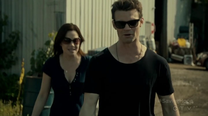 VampireDiariesWorld-dot-org_SavingHope2x16-0030.jpg