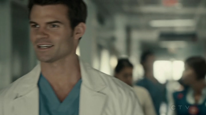 VampireDiariesWorld-dot-org_SavingHope2x16-0354.jpg