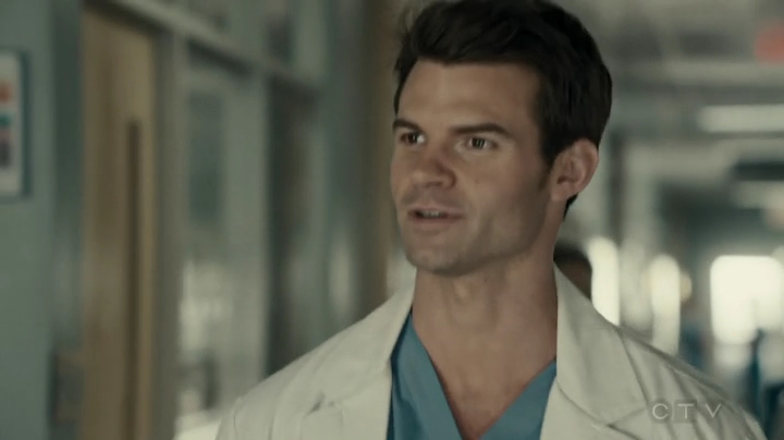 VampireDiariesWorld-dot-org_SavingHope2x16-0355.jpg