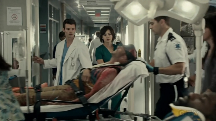 VampireDiariesWorld-dot-org_SavingHope2x16-0360.jpg